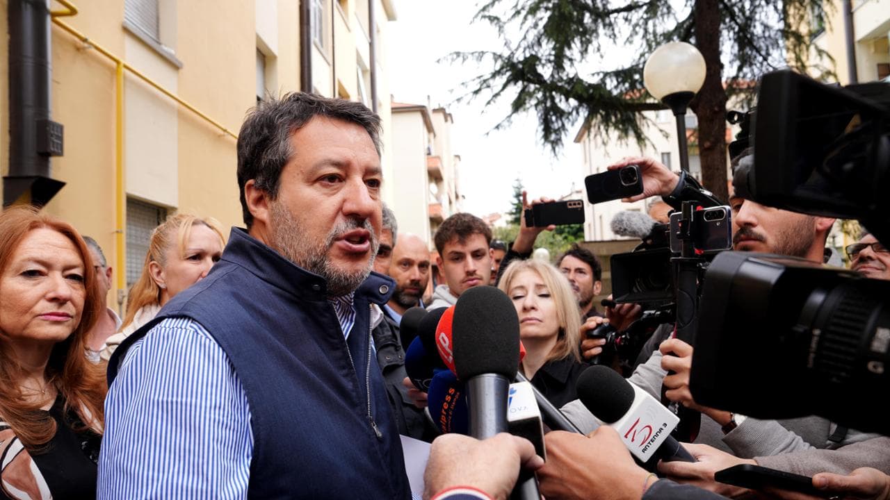 Salvini equilibrista, smarcamento soft da Trump: “Bene che apprezzi la mia intervista, ma è di febbraio”