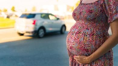 Respirare aria inquinata in gravidanza può ritardare il linguaggio dei bambini  