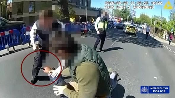 Il video dell'arresto dell'uomo che ha accoltellato due cittadini ebrei a Golders Green